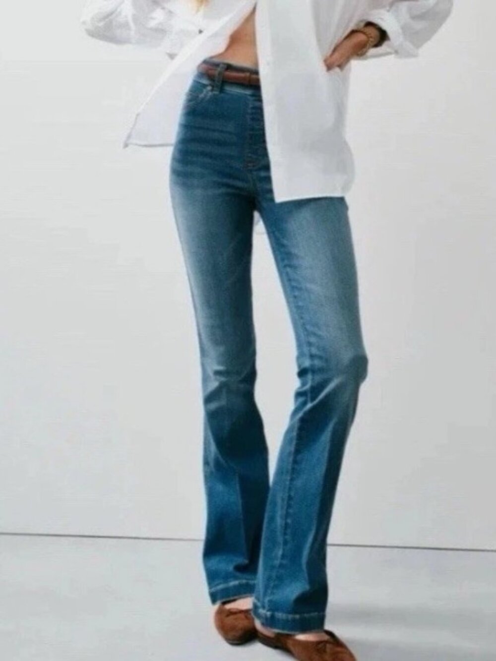 Spanx Discontinued  Flare Jeans, Vintage Indigo, Pull on 33" inseam, Medium